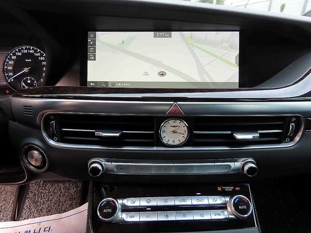 Genesis G90 — photo 13