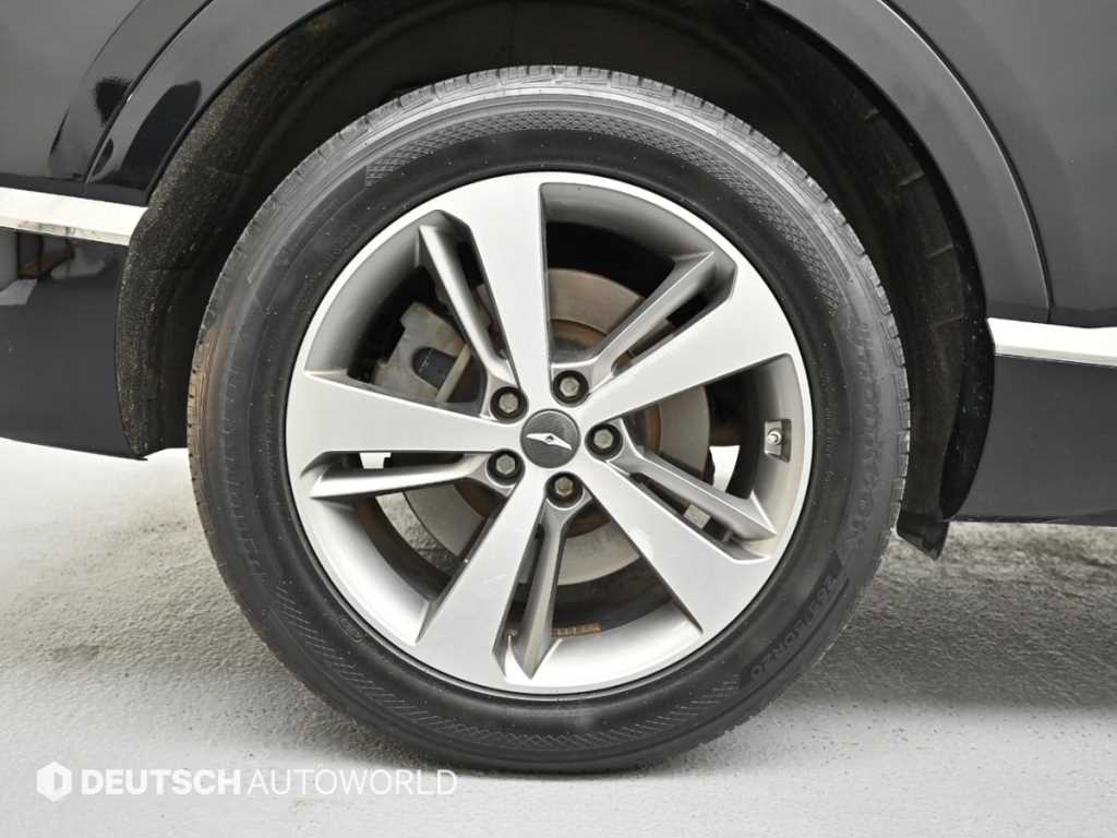 Genesis GV80 — photo 05