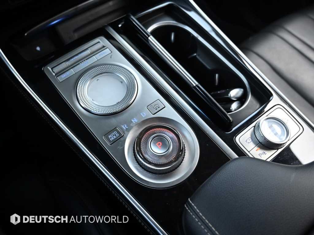 Genesis GV80 — photo 09