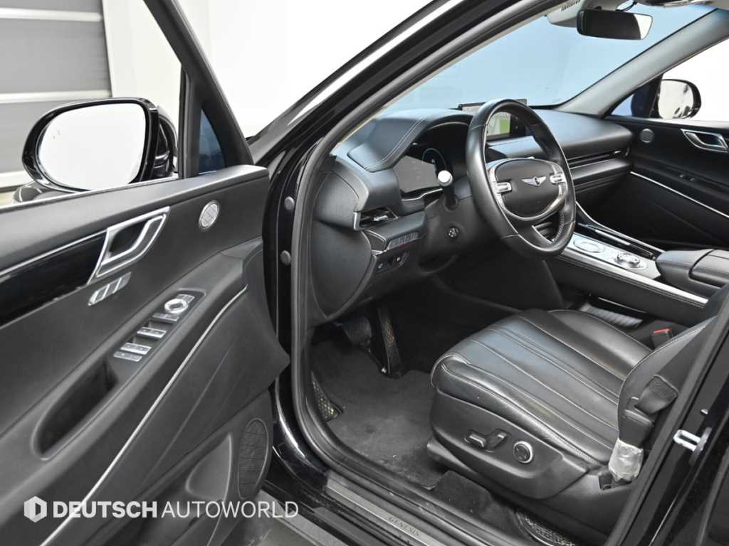 Genesis GV80 — photo 11