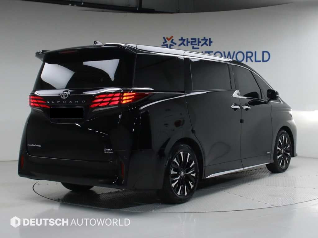 Toyota Alphard — photo 02