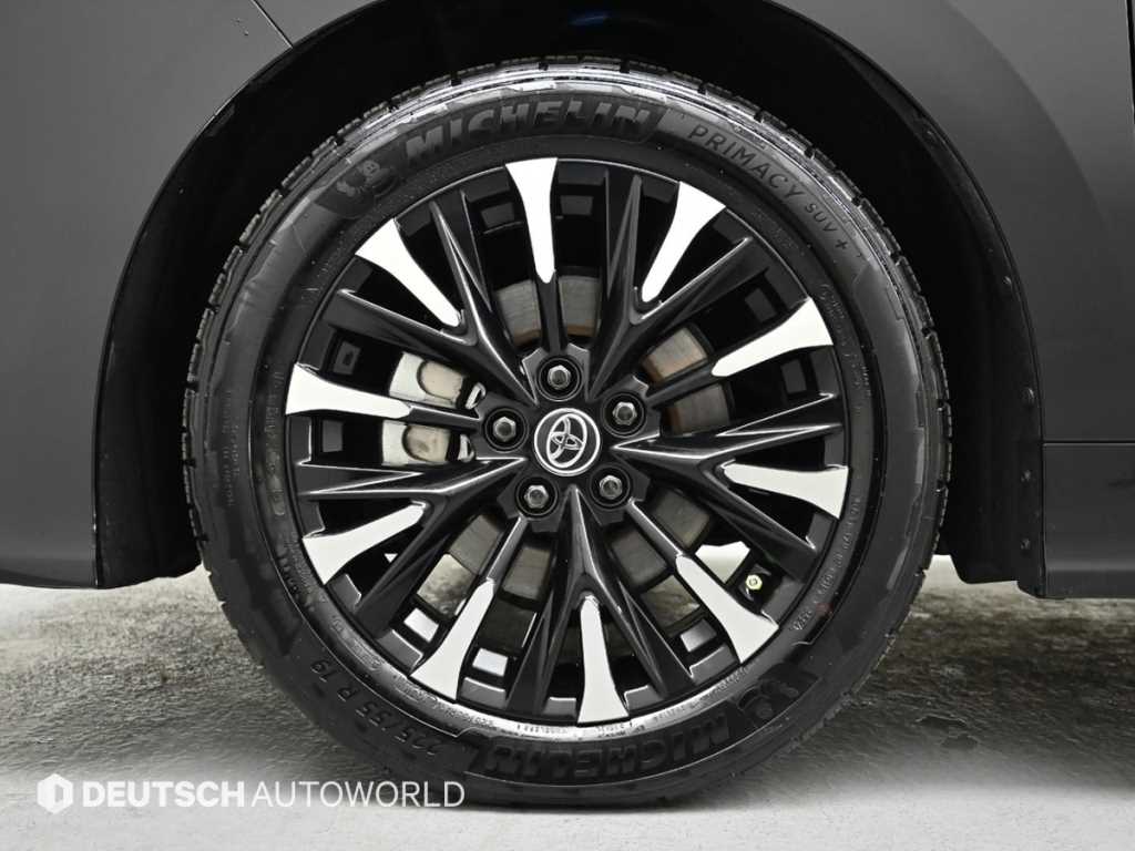 Toyota Alphard — photo 05
