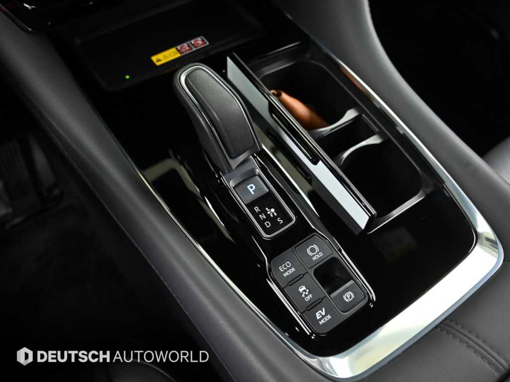 Toyota Alphard — photo 09