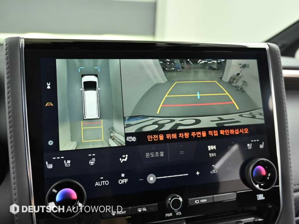 Toyota Alphard — photo 15