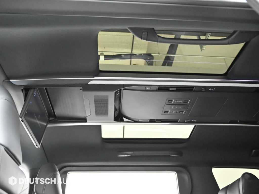 Toyota Alphard — photo 18