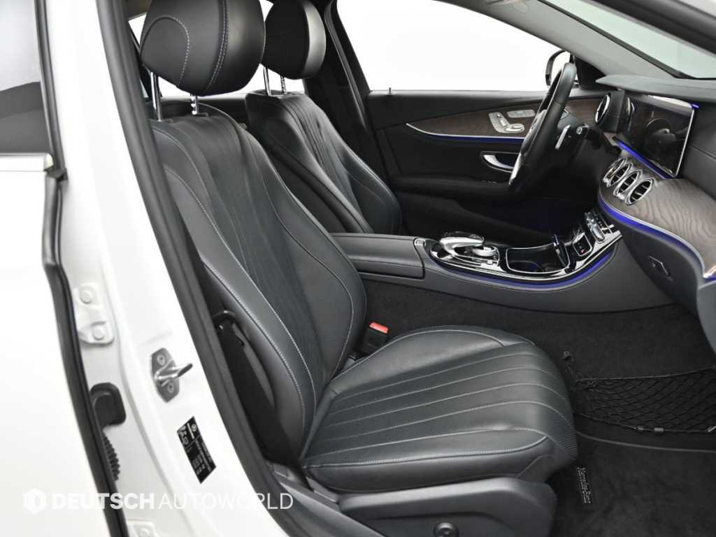 Mercedes-Benz E-Class — photo 10