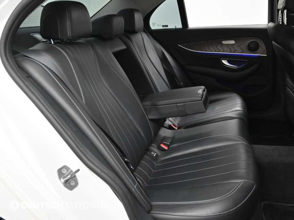 Mercedes-Benz E-Class — photo 12