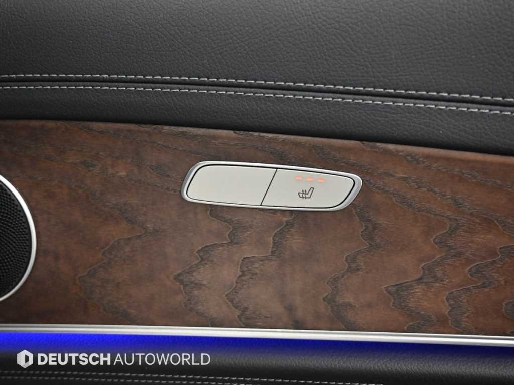Mercedes-Benz E-Class — photo 16