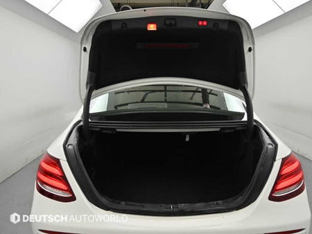 Mercedes-Benz E-Class — photo 19