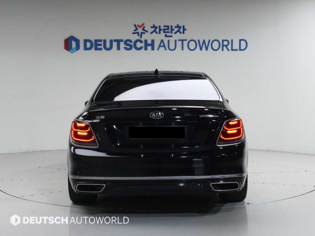 Kia K9 — photo 04