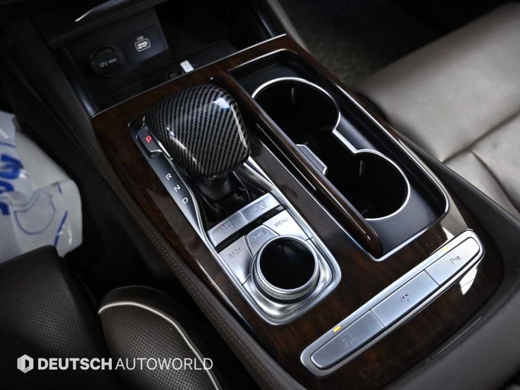Kia K9 — photo 09