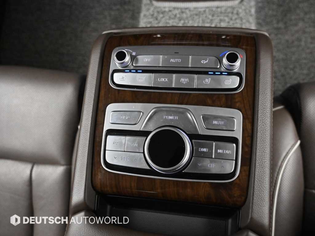 Kia K9 — photo 16
