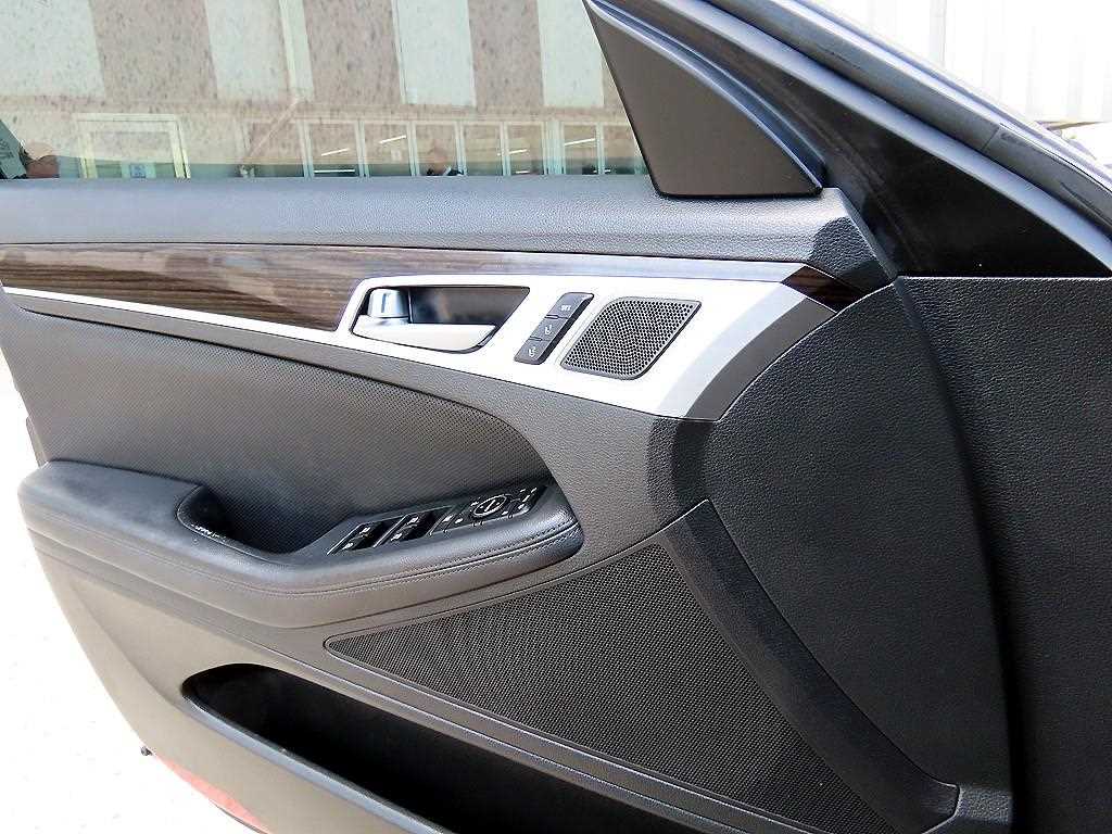 Genesis G80 — photo 12
