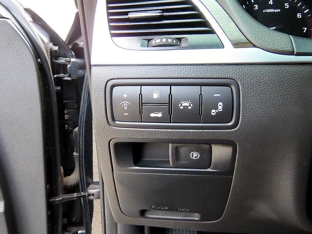 Genesis G80 — photo 13