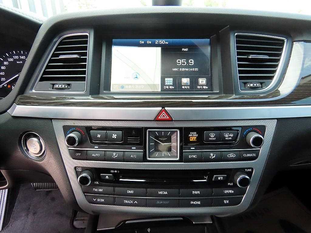 Genesis G80 — photo 14