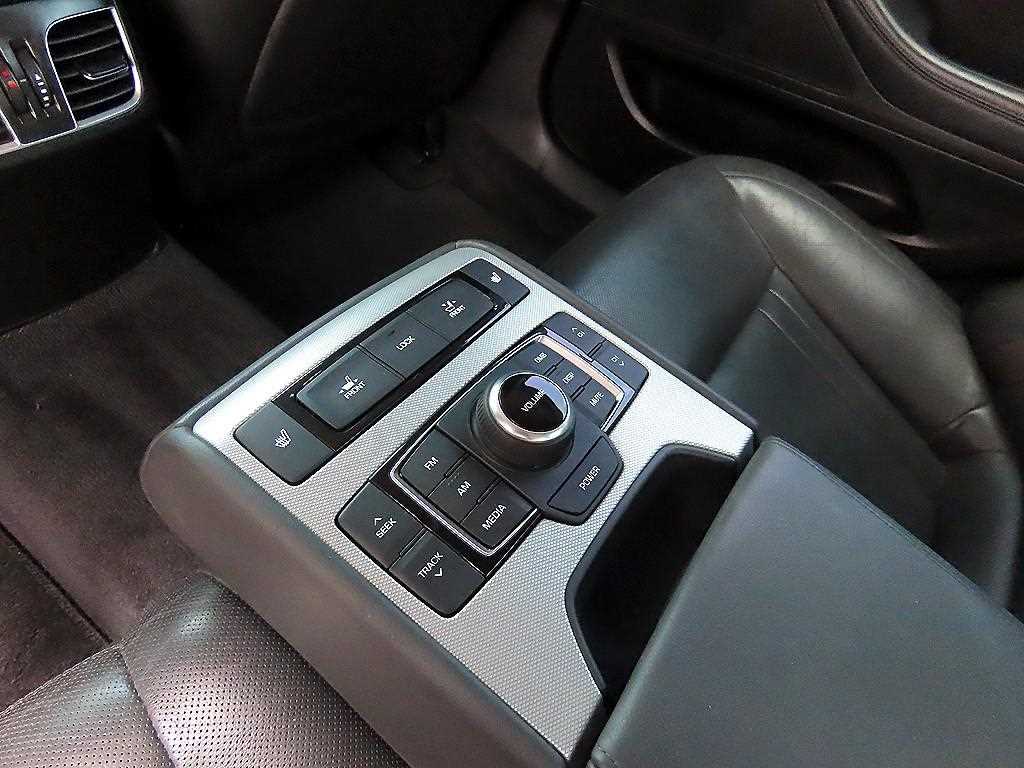 Genesis G80 — photo 16