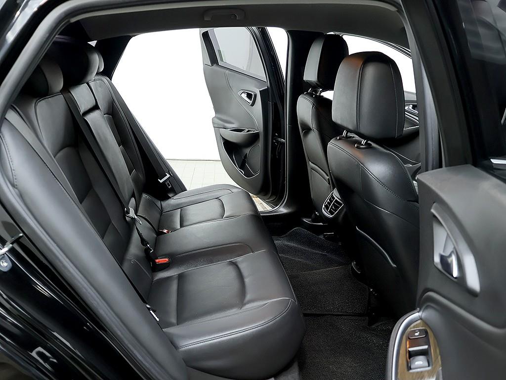 CHEVROLET Malibu — photo 12