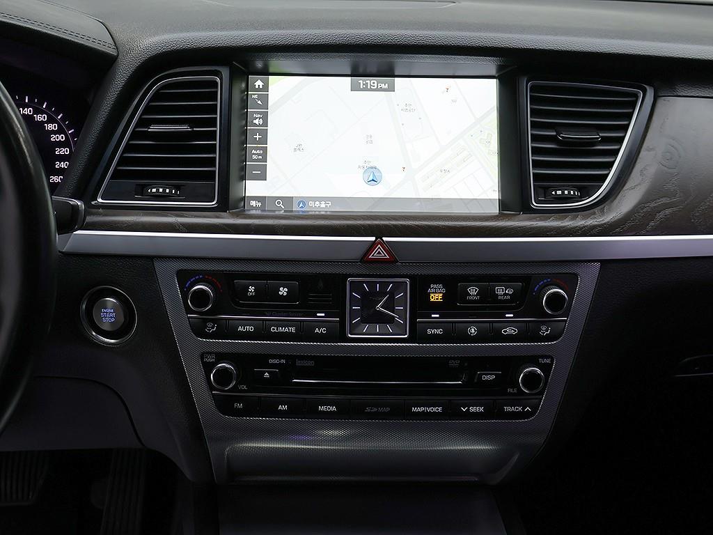 Genesis G80 — photo 09