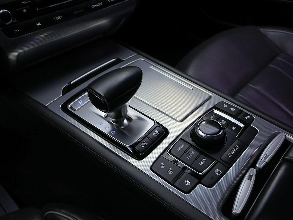 Genesis G80 — photo 10