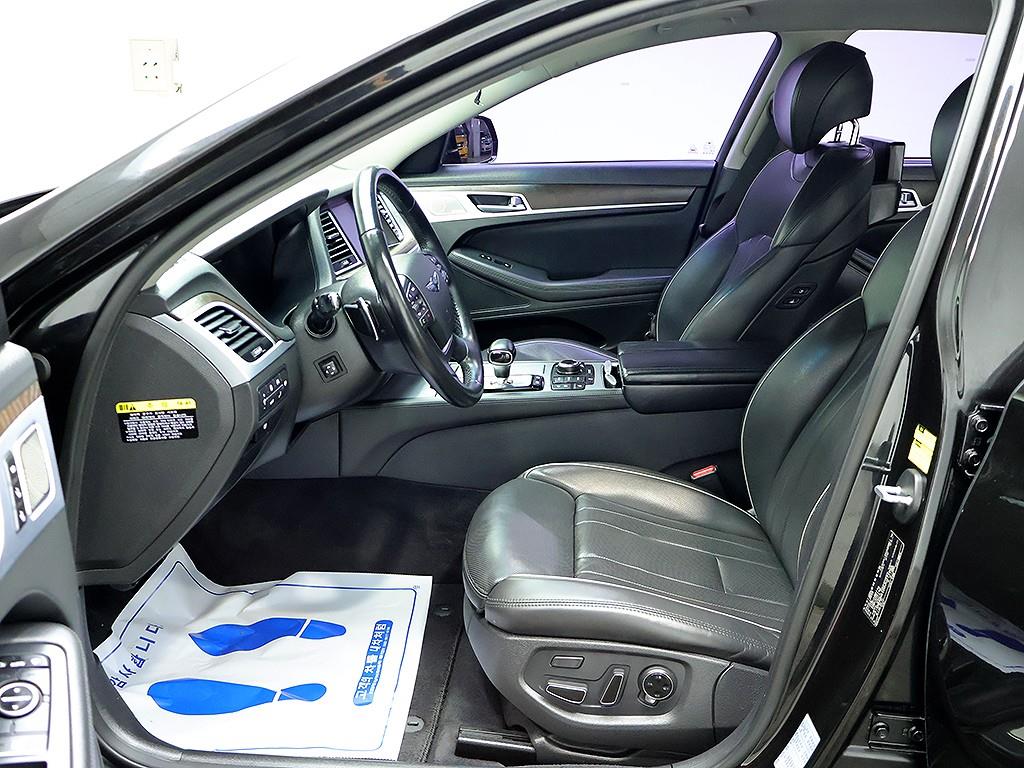 Genesis G80 — photo 11