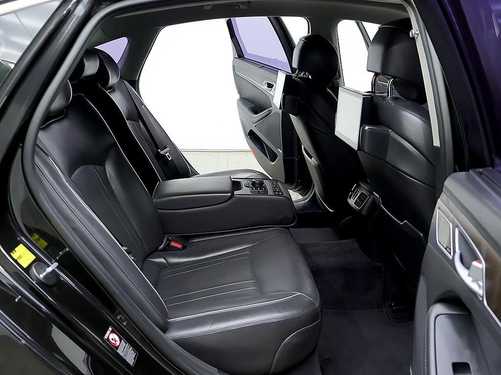 Genesis G80 — photo 12