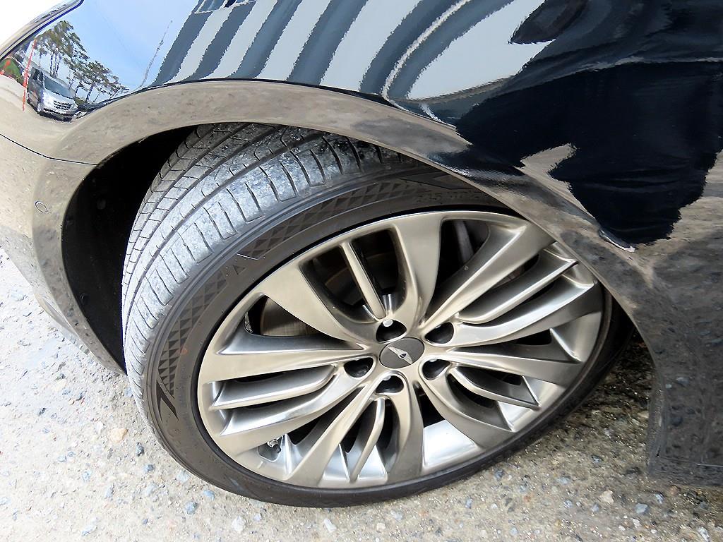Hyundai Genesis — photo 20