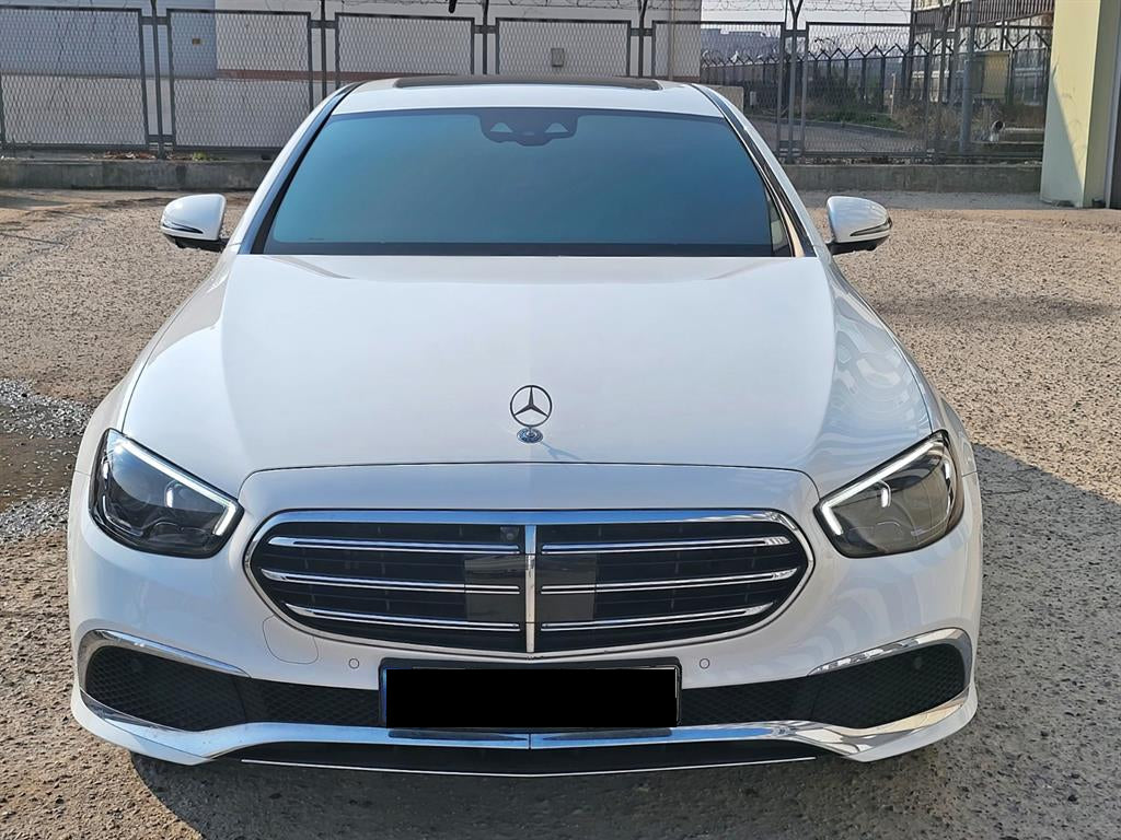 Mercedes-Benz E-Class — photo 01