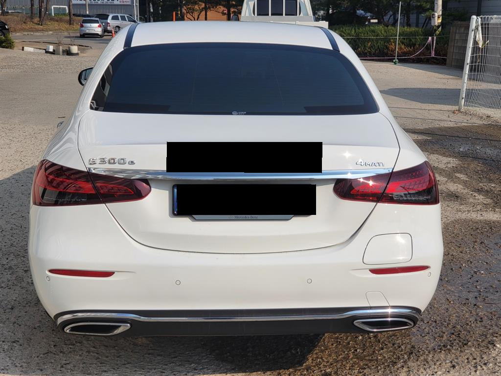 Mercedes-Benz E-Class — photo 04