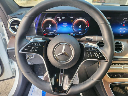 Mercedes-Benz E-Class — photo 08