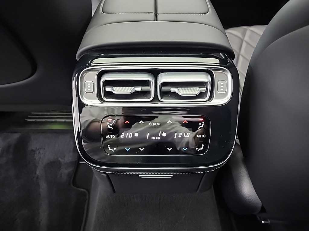 Mercedes-Benz S-Class — photo 13