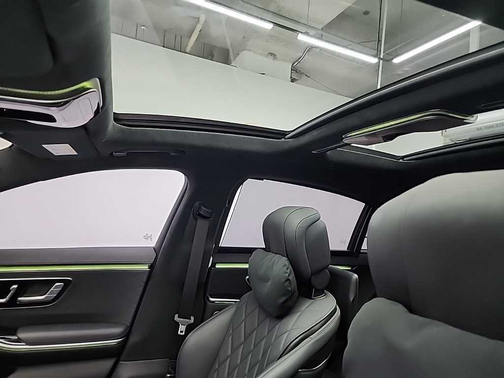 Mercedes-Benz S-Class — photo 16