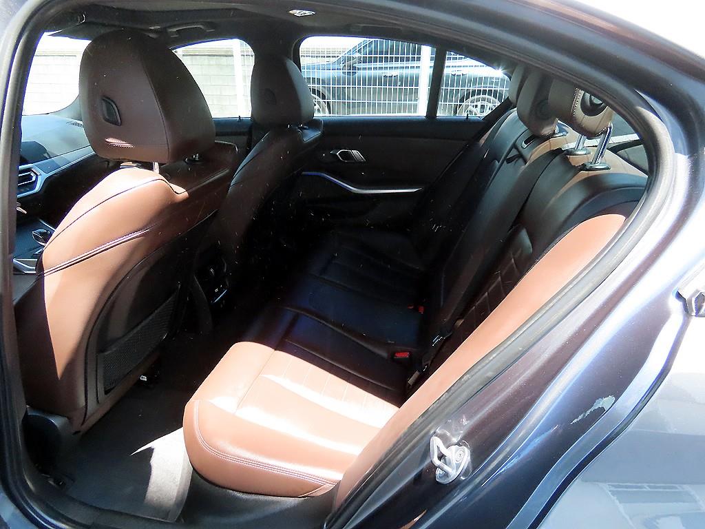 BMW 3-Series — photo 06