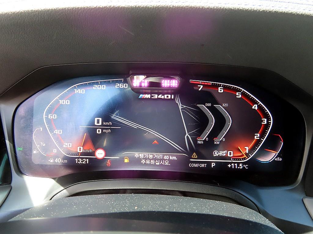 BMW 3-Series — photo 09