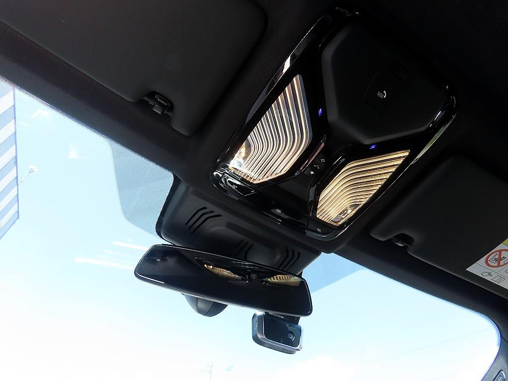 BMW 3-Series — photo 16