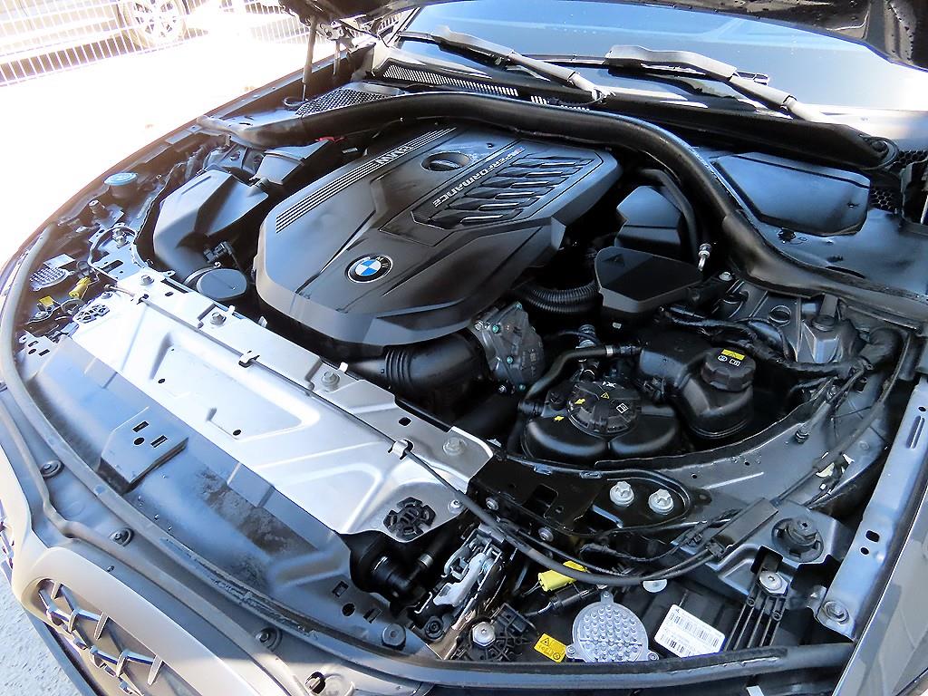 BMW 3-Series — photo 19