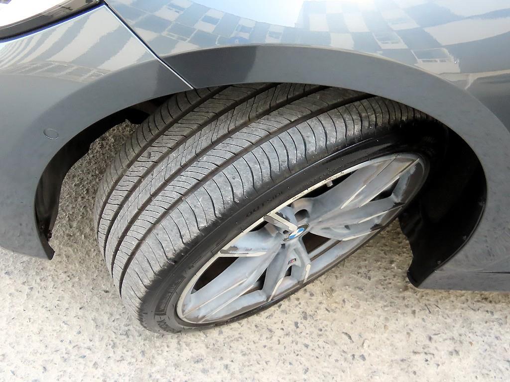 BMW 3-Series — photo 20