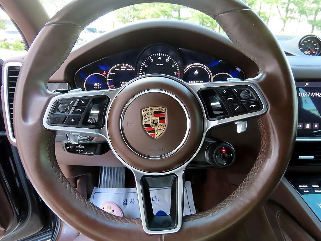 Porsche Cayenne — photo 08