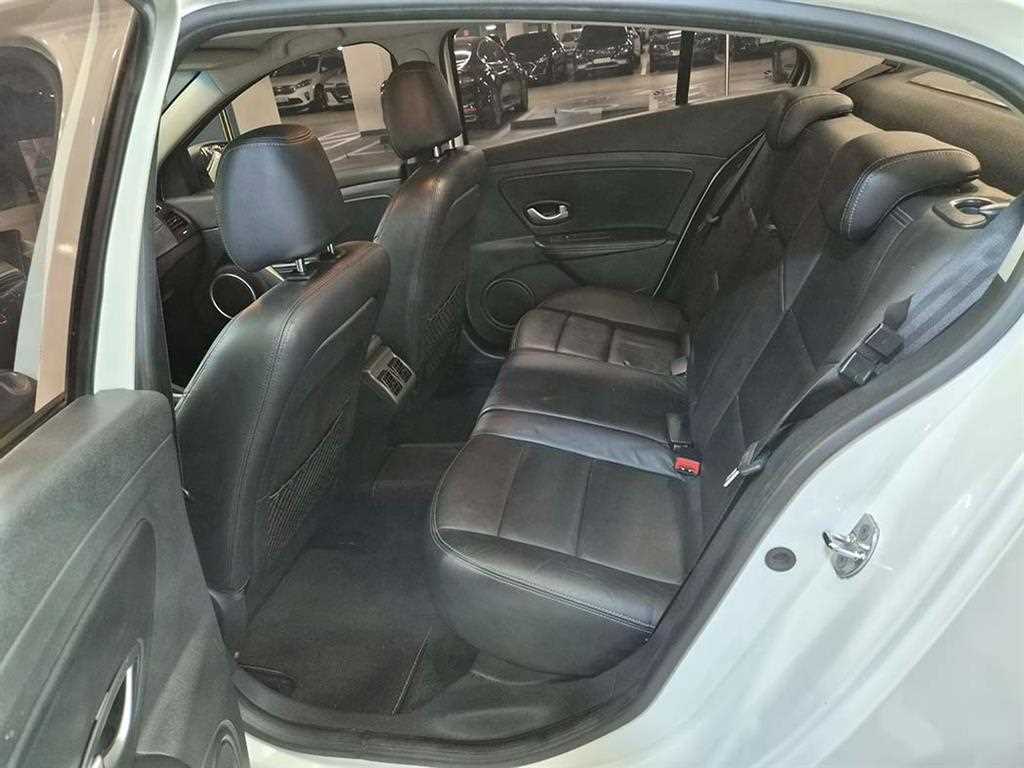 RENAULT SM3 — photo 07