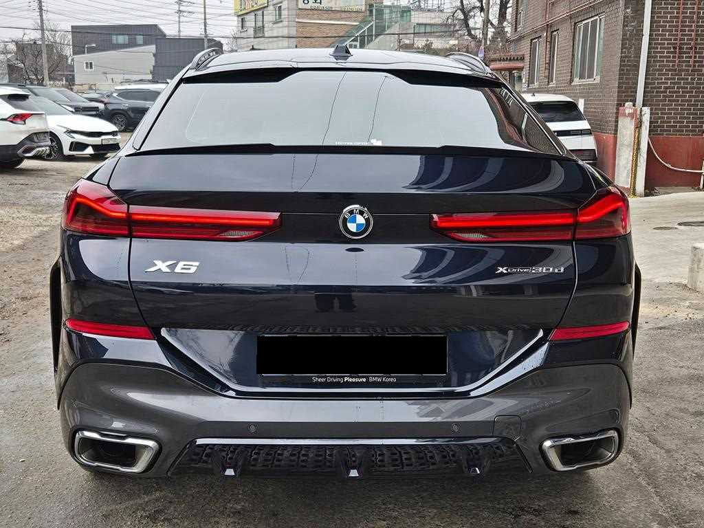 BMW X6 — photo 04