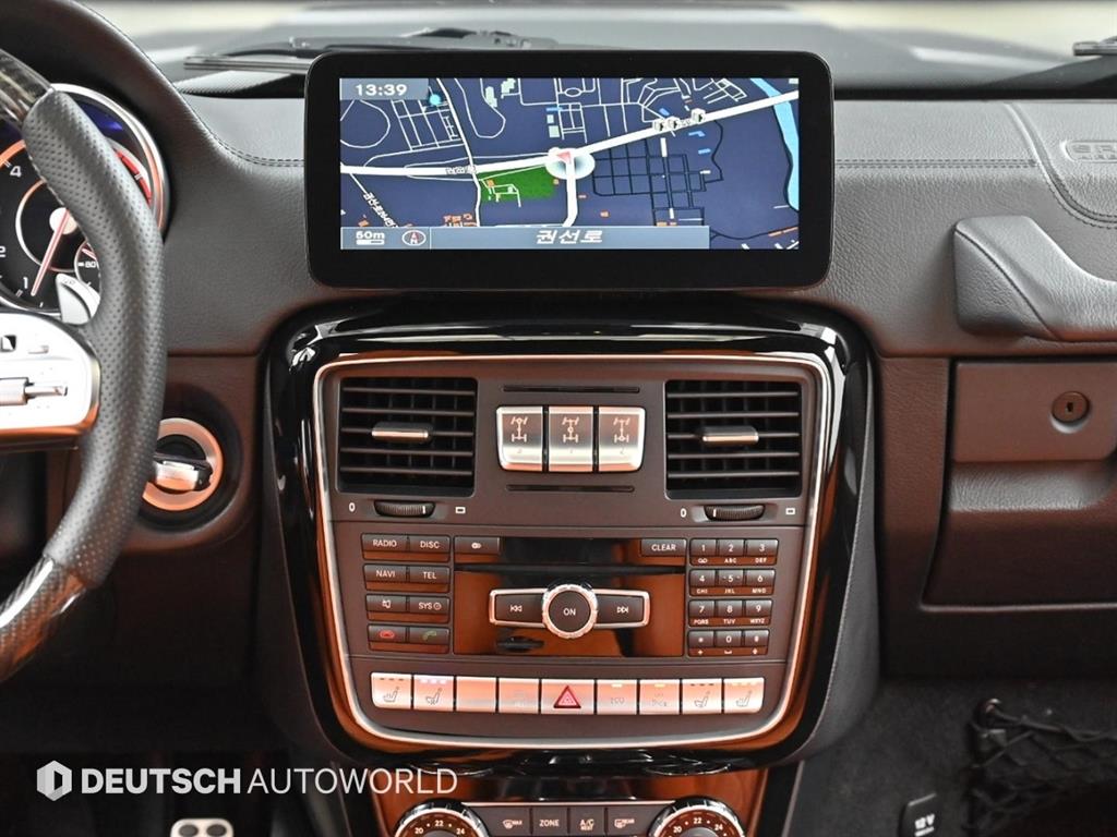 Mercedes-Benz G-Class — photo 14