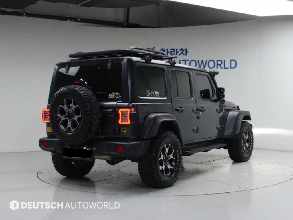 Jeep Wrangler — photo 02