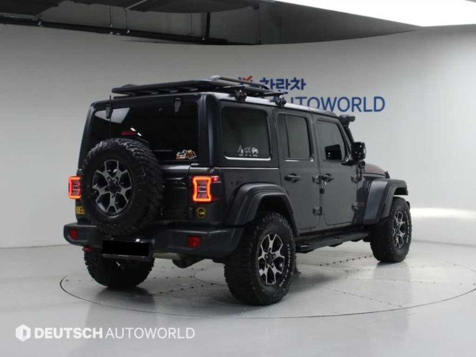Jeep Wrangler — photo 02