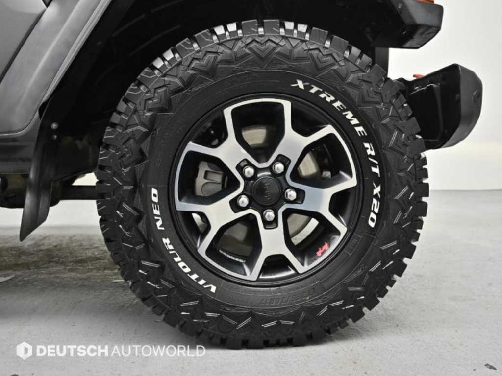 Jeep Wrangler — photo 05