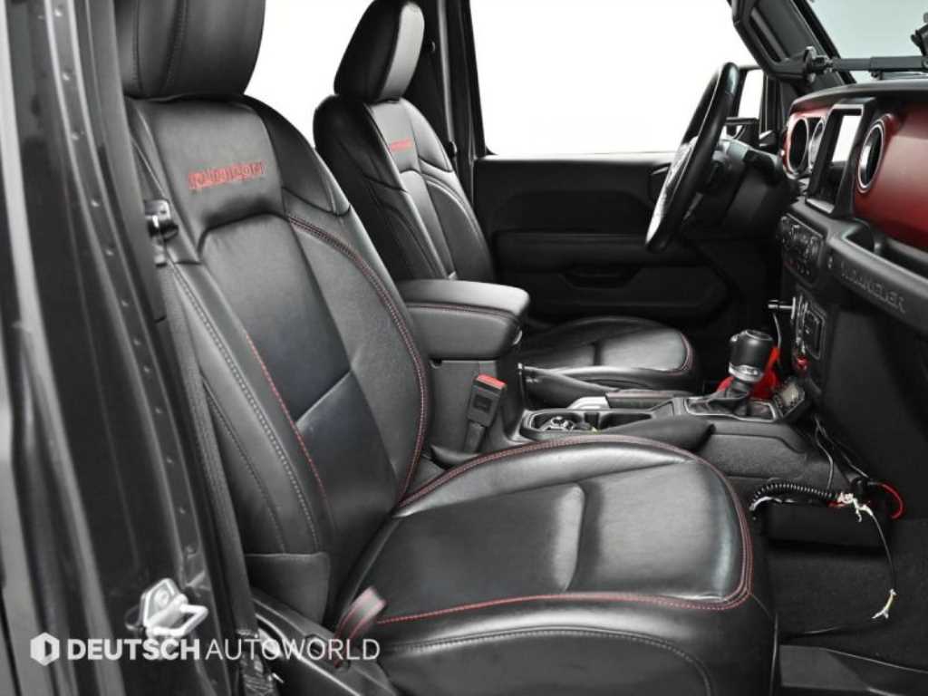 Jeep Wrangler — photo 10