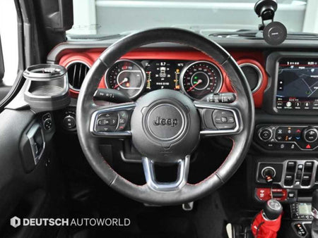 Jeep Wrangler — photo 13