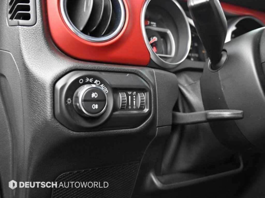 Jeep Wrangler — photo 16