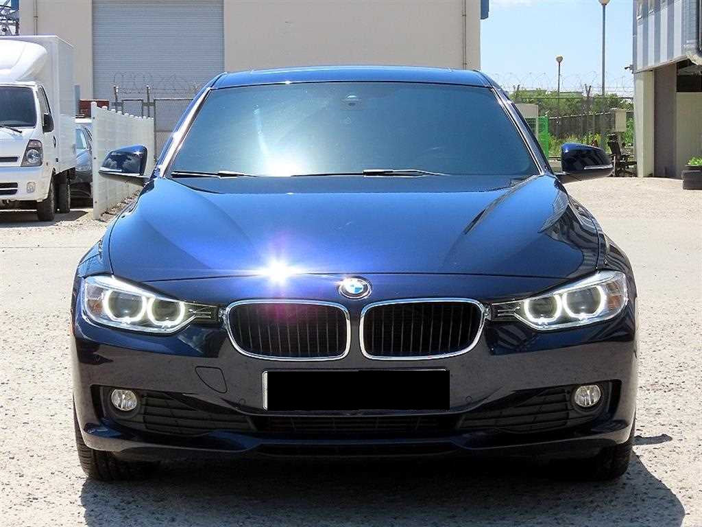 BMW 3-Series — photo 01