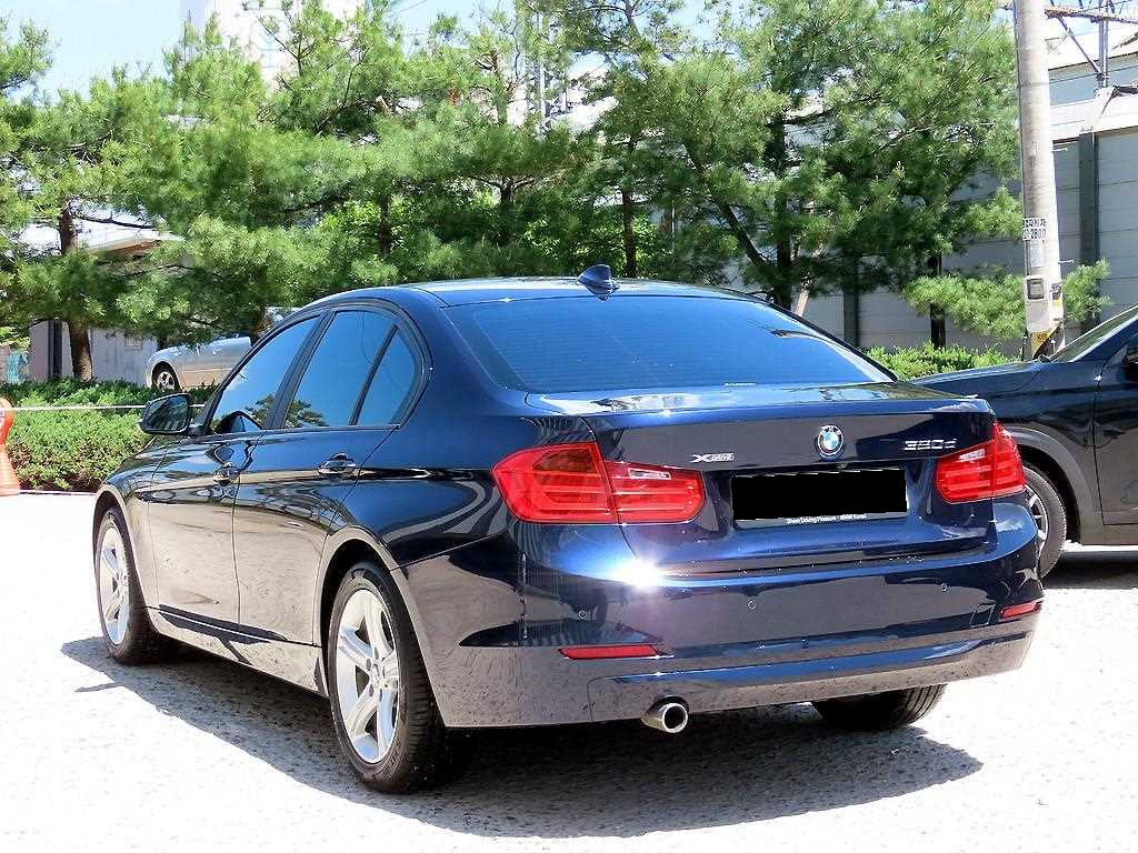 BMW 3-Series — photo 03