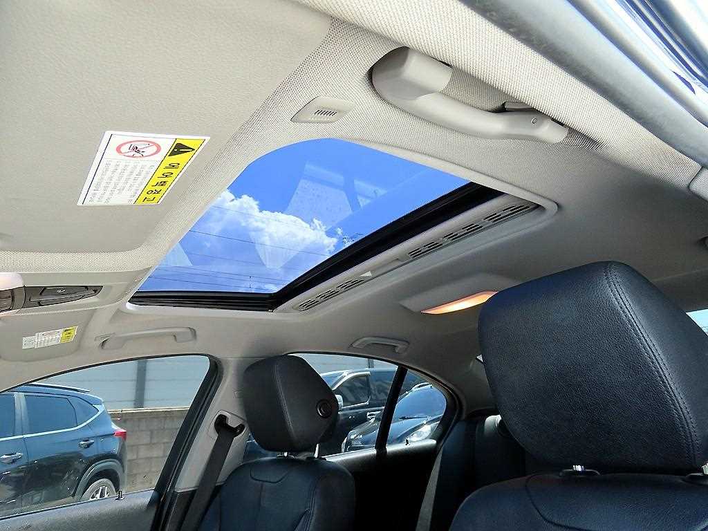 BMW 3-Series — photo 18