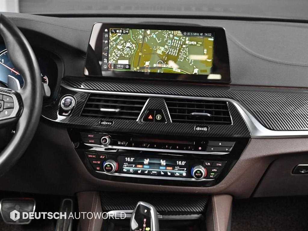 BMW 5-Series — photo 14